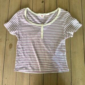 Levi’s Women’s Cropped Babydoll Cropped T-shirt Purple medium